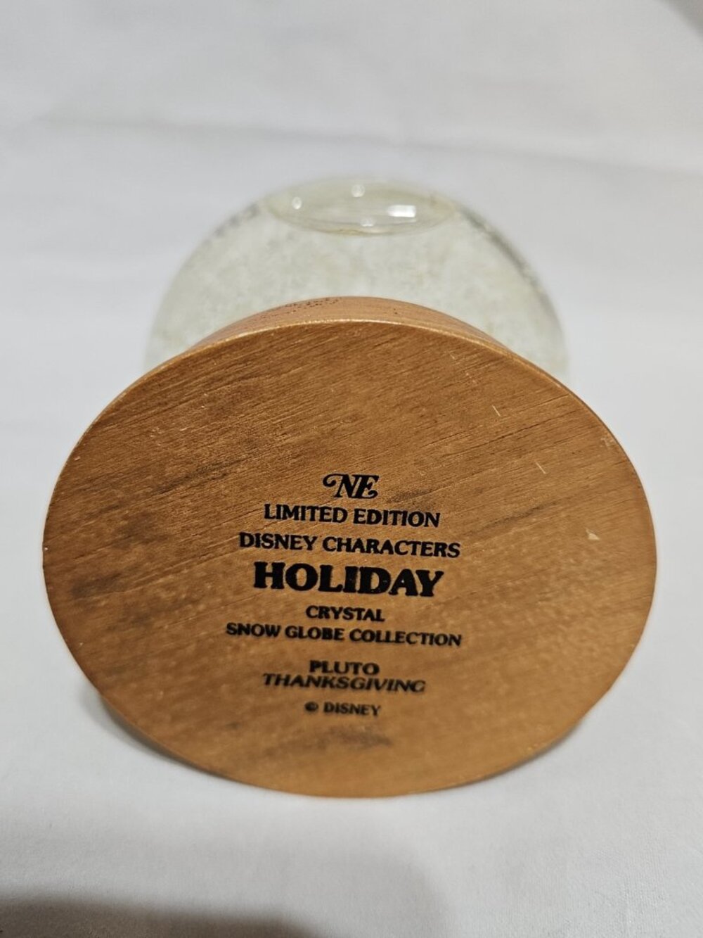 Disney NE Pluto Thanksgiving Holiday Crystal Snow Globe Vintage Limited Edition - Picture 11 of 12